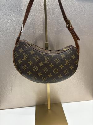 LV croissant